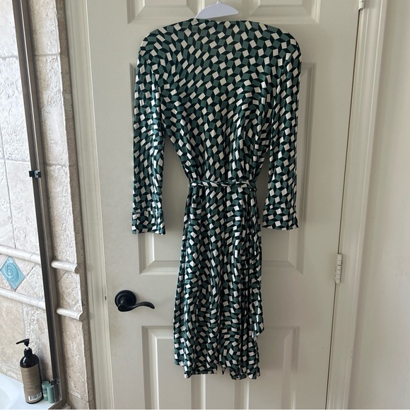 Diane Von Furstenberg silk dress - Picture 2 of 6